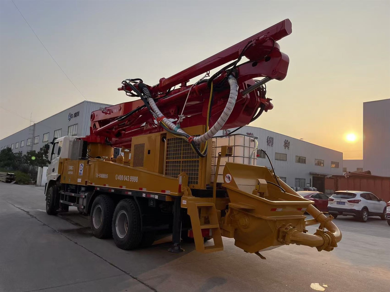 25m boom pump help to build about eight-story house 2 25m boom pump help to build about eight-story house 2