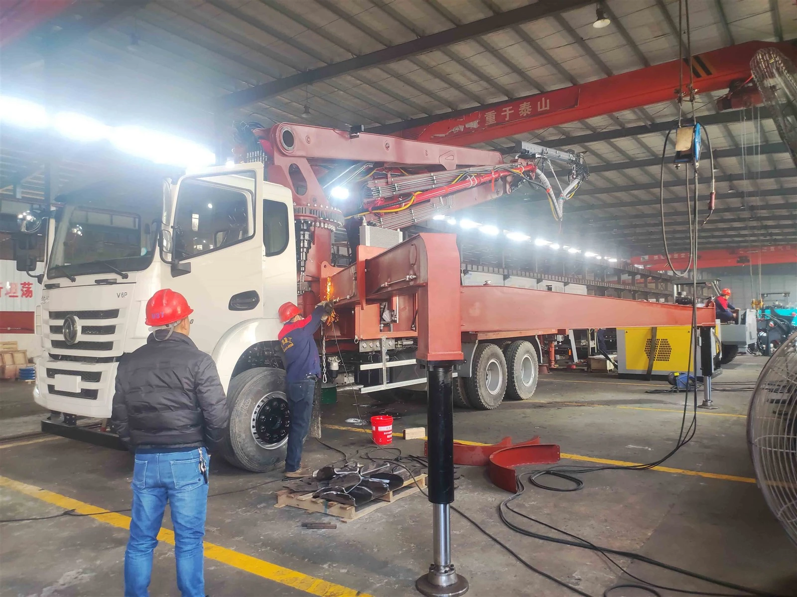 Test the robotic arm while producing a wet shotcrete machine 2